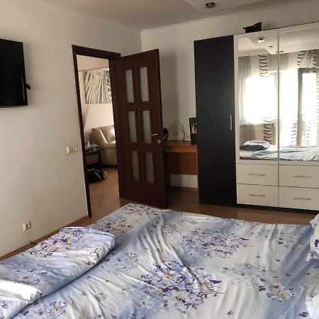 Апартаменти Apartament Римніку-Вилча Екстер'єр фото