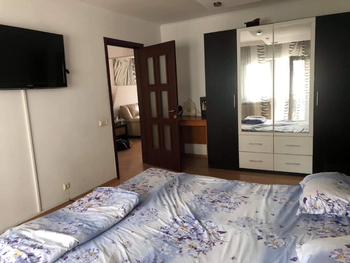 Апартаменти Apartament Римніку-Вилча Екстер'єр фото
